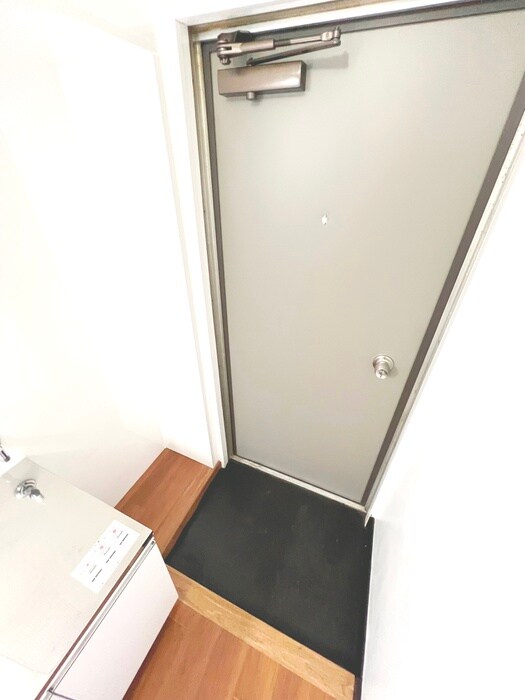 物件内観写真16　(玄関)