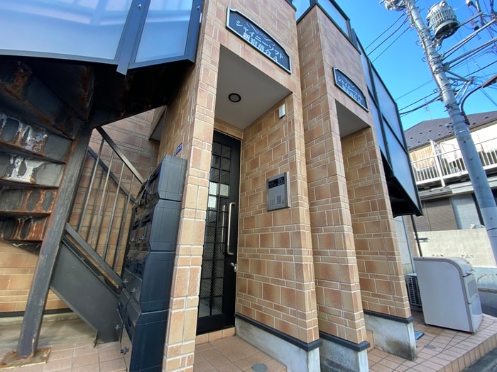 物件外観写真6　(エントランス部分)