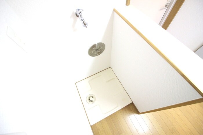 物件内観写真12　(洗濯機置場)