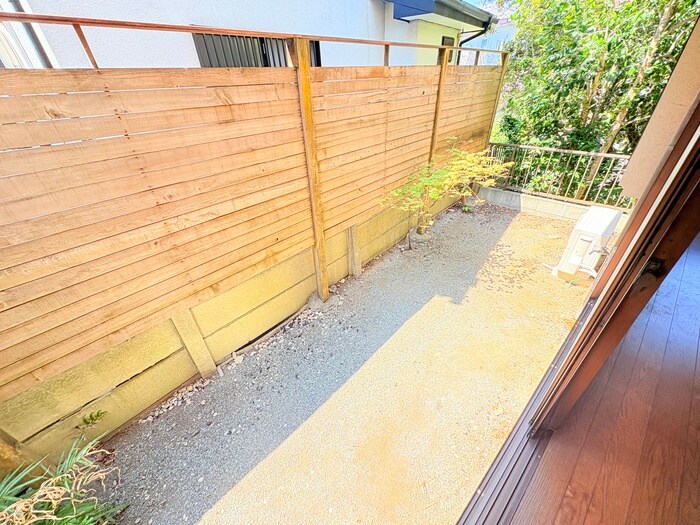 物件内観写真14　(室内からの展望)