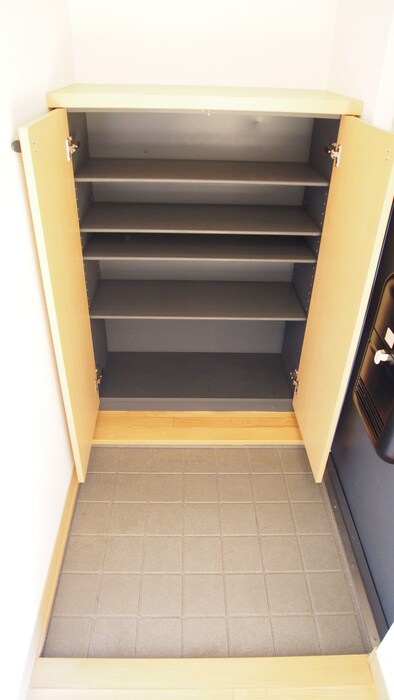 物件内観写真7　(玄関)