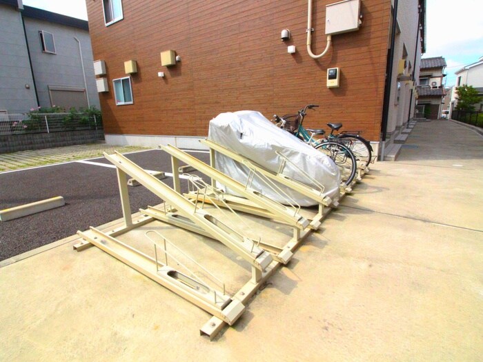 物件外観写真5　(駐輪場)
