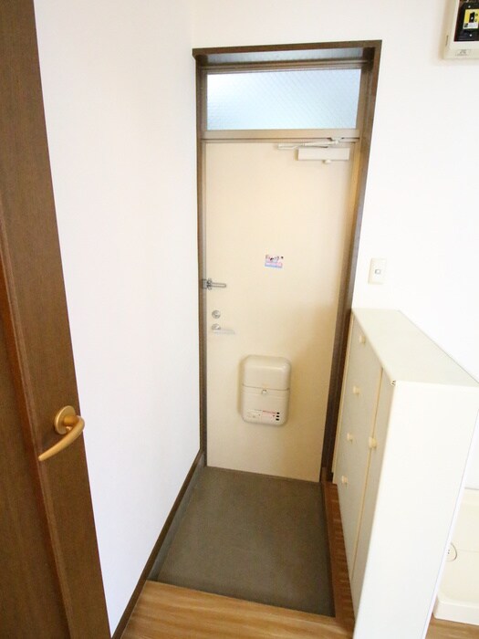 物件内観写真9　(玄関)
