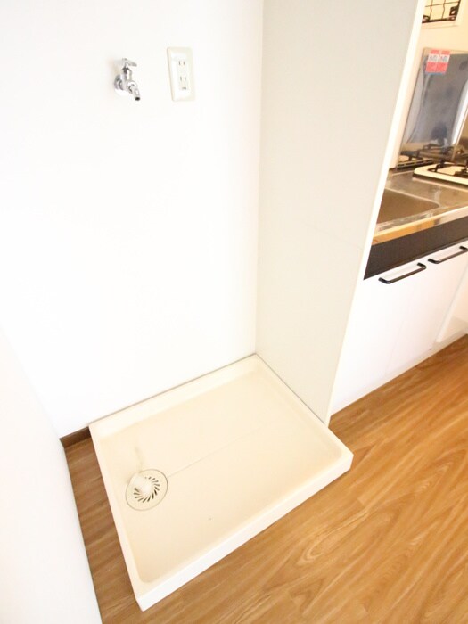 物件内観写真11　(洗濯機置場)