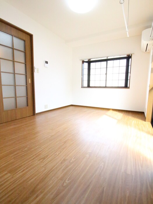 物件内観写真15　(居室)