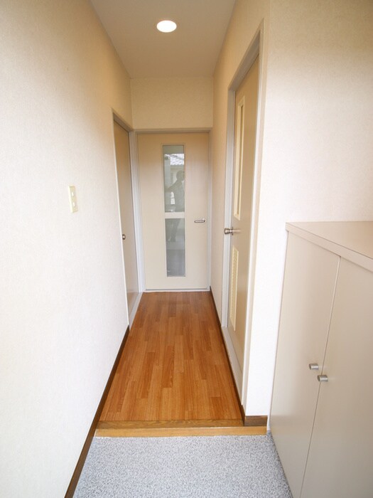 物件内観写真7　(玄関)