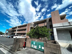 洋光台山の手マンション外観写真