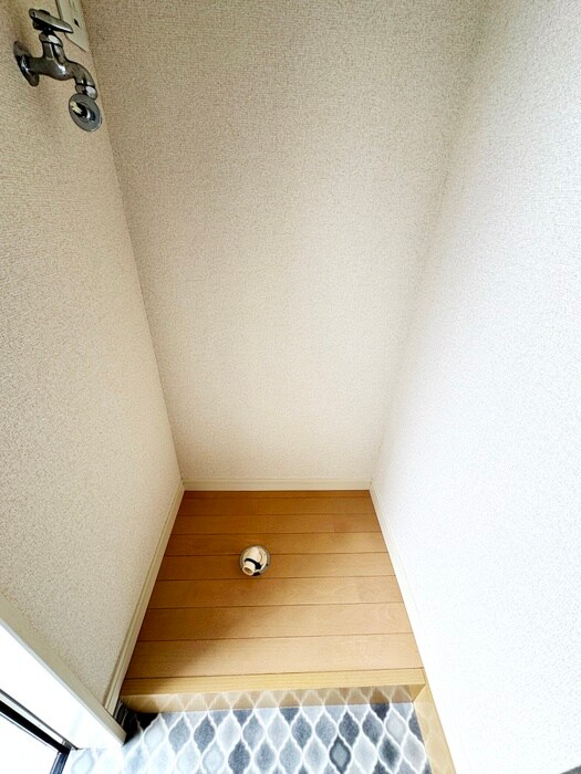 物件内観写真13　(洗濯機置場)