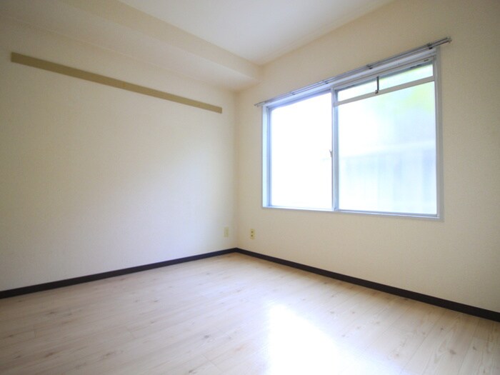 物件内観写真6　(居室)