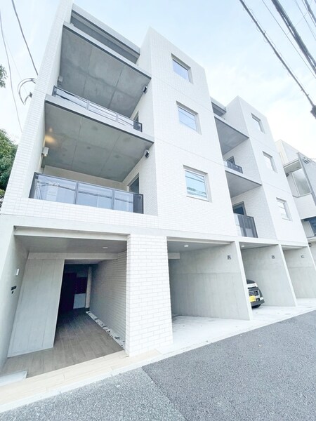 TERRACE CLIVIA 本八幡外観写真