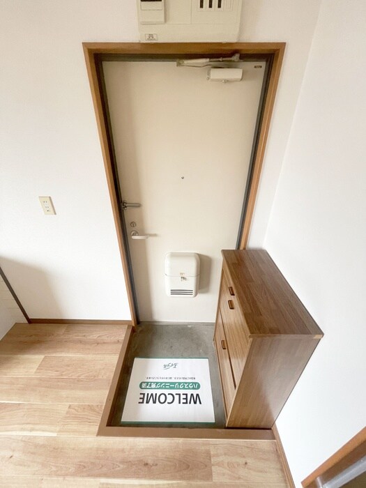 物件内観写真15　(玄関)