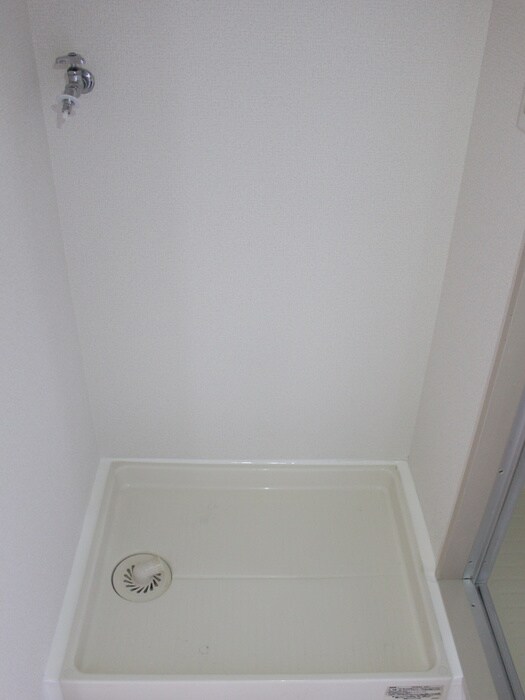 物件内観写真12　(洗濯機置場)