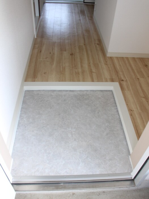 物件内観写真14　(玄関)