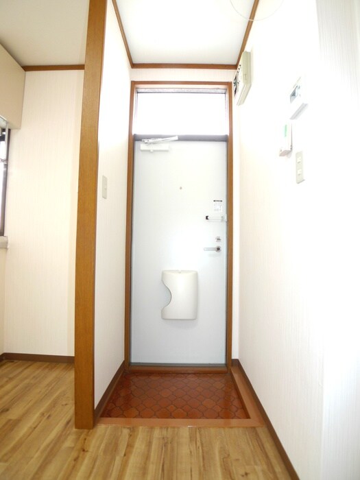 物件内観写真17　(玄関)