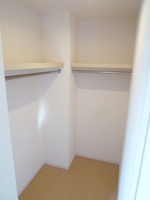 物件内観写真15　(収納)