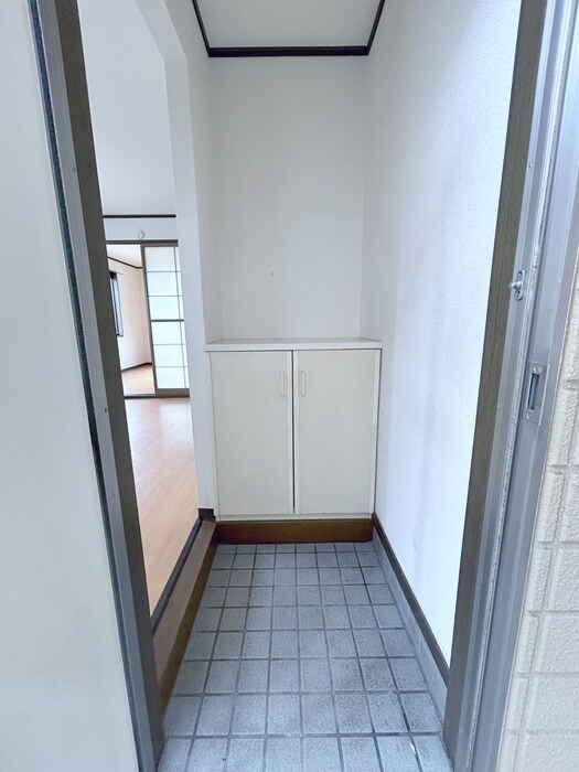 物件内観写真17　(玄関)