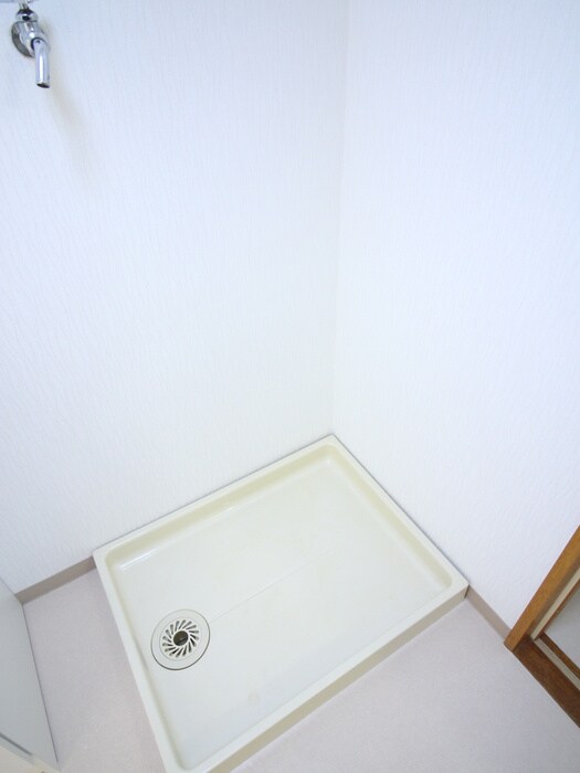 物件内観写真13　(洗濯機置場)