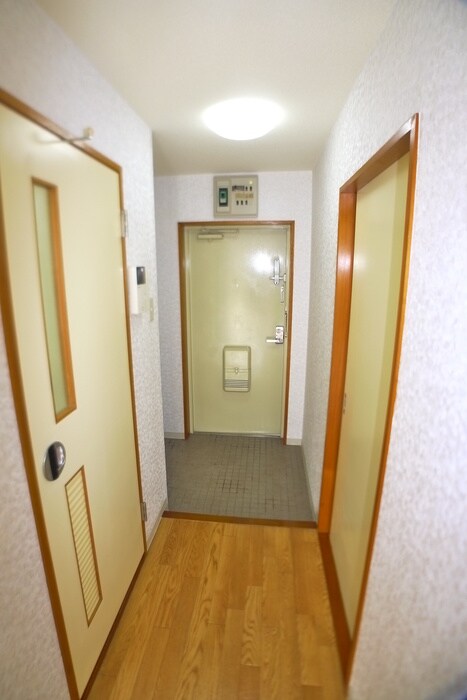 物件内観写真16　(廊下)