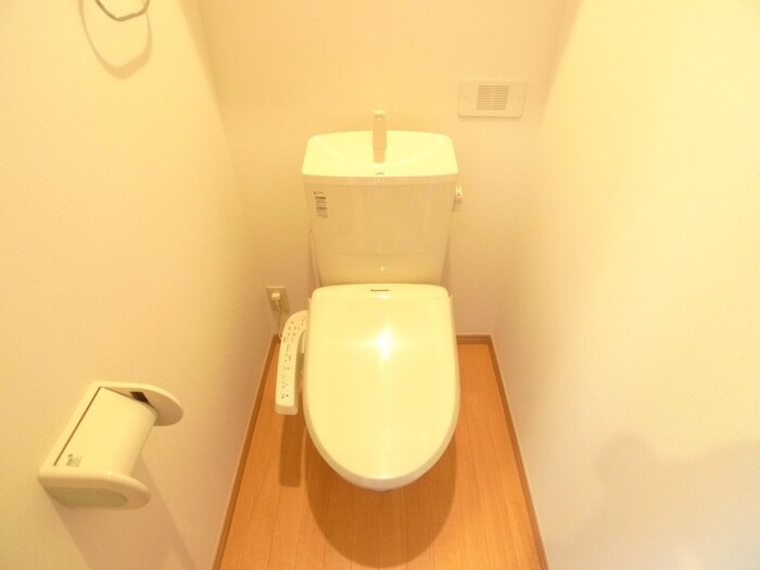 物件内観写真8　(トイレ)