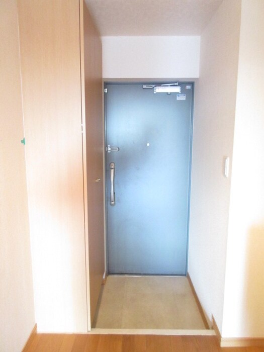 物件内観写真14　(玄関)