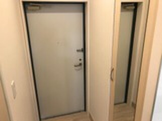 物件内観写真9　(玄関)