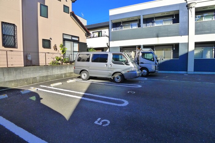 物件外観写真4　(駐車場)