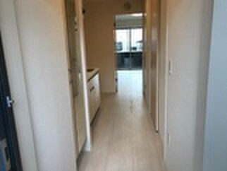 物件内観写真11　(廊下)