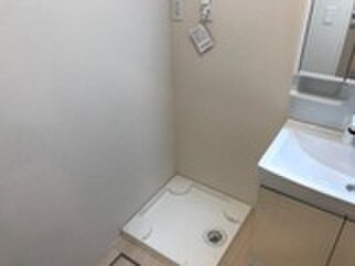 物件内観写真15　(洗濯機置場)