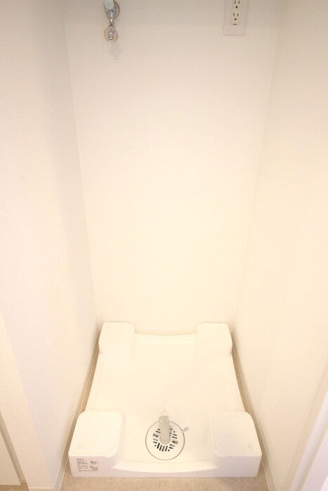 物件内観写真11　(洗濯機置場)