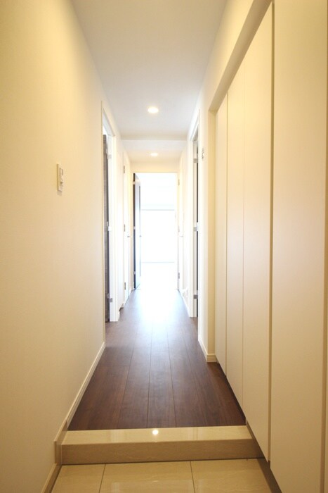 物件内観写真12　(玄関)