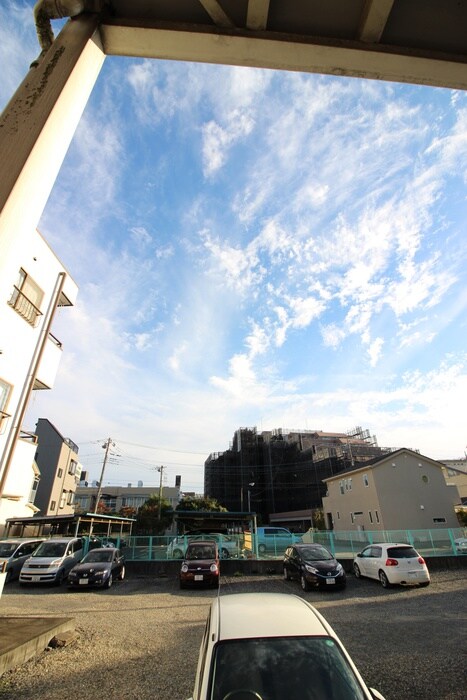 物件外観写真3　(駐車場)