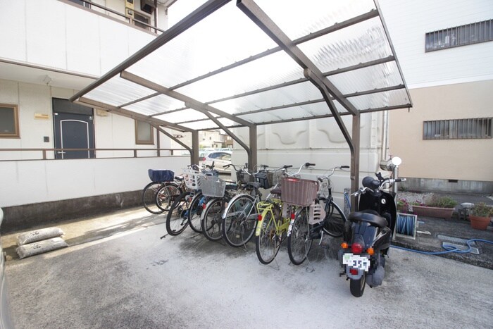物件外観写真6　(駐輪場)