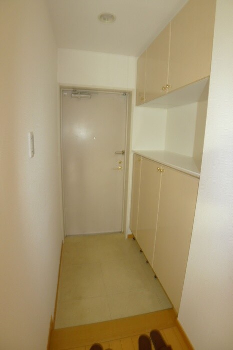 物件内観写真18　(玄関)