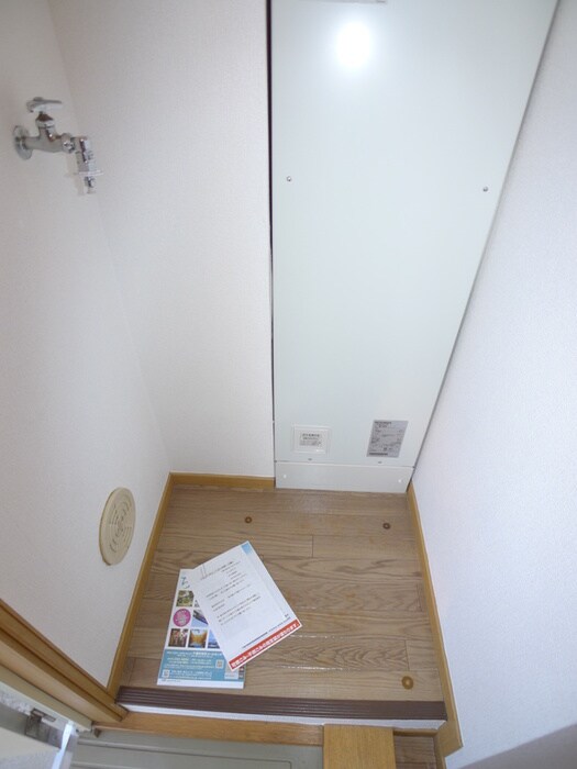 物件内観写真4　(洗濯機置場)