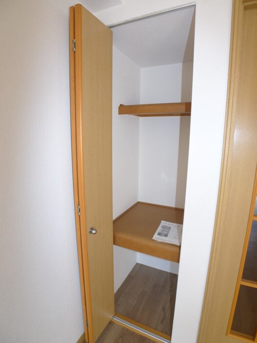 物件内観写真9　(収納)