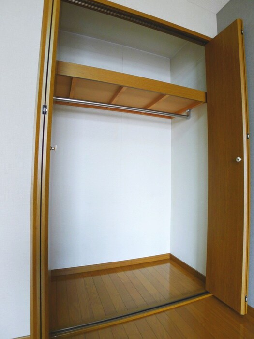 物件内観写真12　(収納)