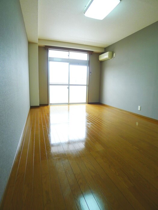 物件内観写真13　(室内からの展望)