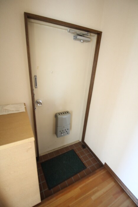 物件内観写真14　(玄関)