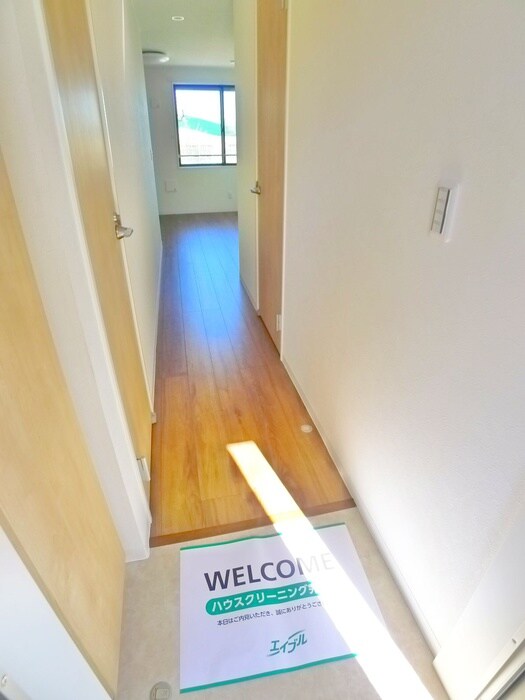 物件内観写真16　(玄関)