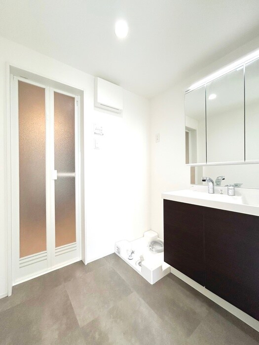 物件内観写真15　(洗濯機置場)