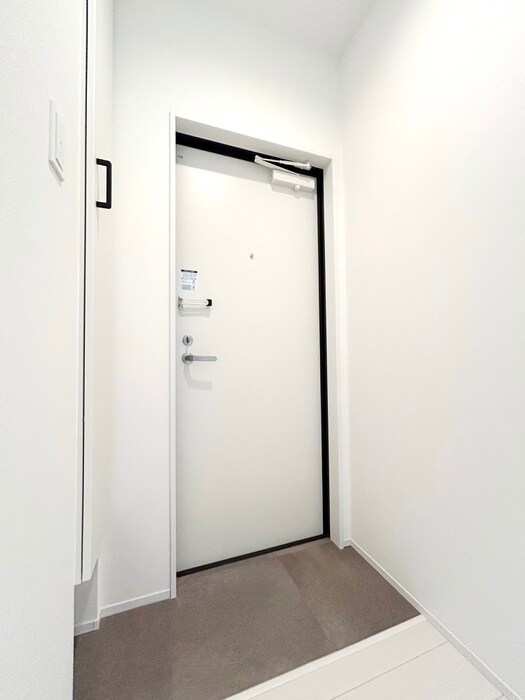 物件内観写真18　(玄関)