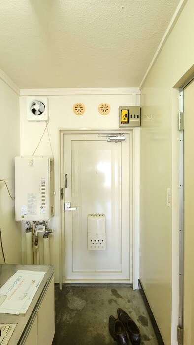 物件内観写真14　(玄関)