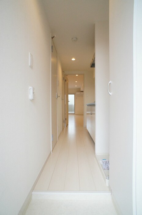 物件内観写真16　(廊下)