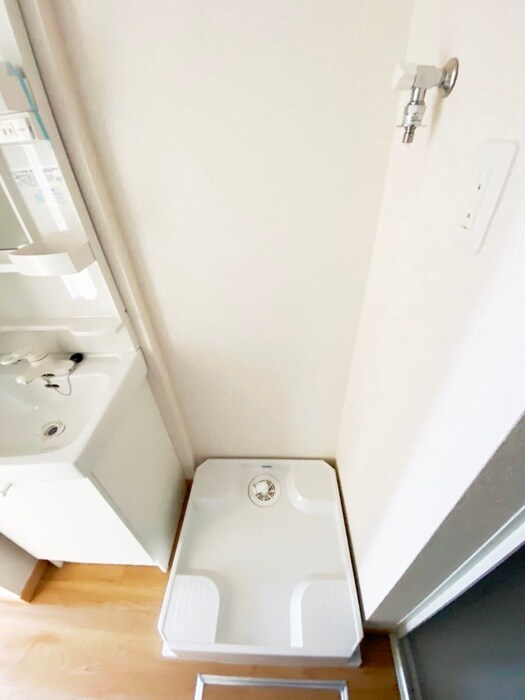 物件内観写真10　(洗濯機置場)