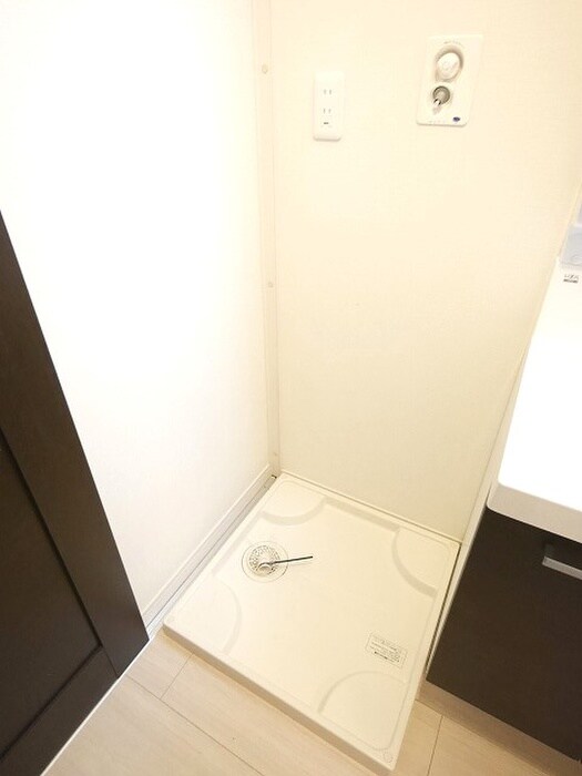 物件内観写真15　(洗濯機置場)