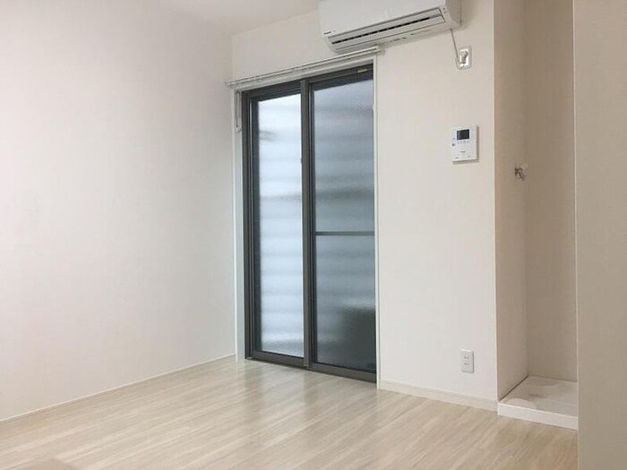 物件内観写真2　(居室)