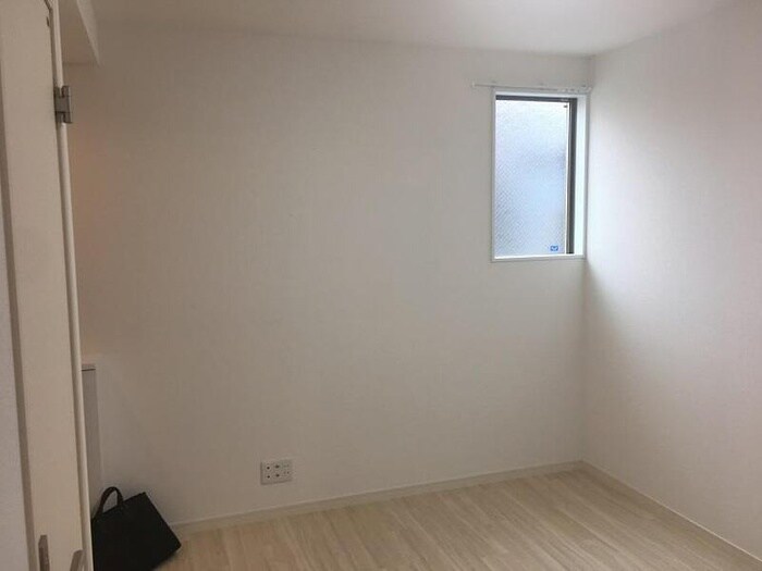 物件内観写真3　(居室)