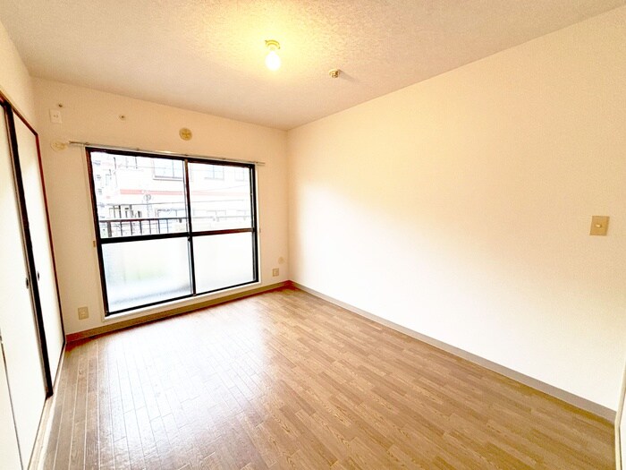 物件内観写真10　(居室)