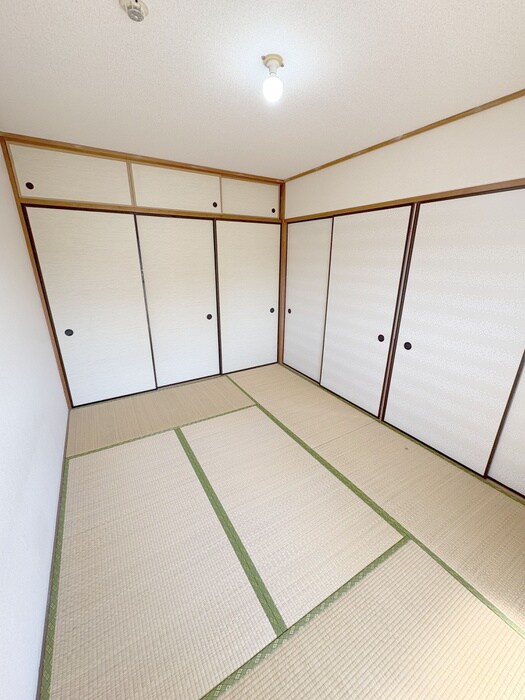 物件内観写真10　(居室)