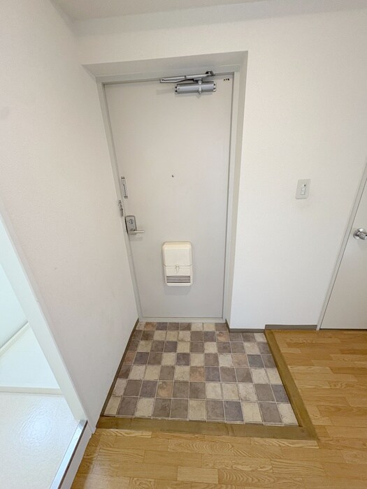 物件内観写真17　(玄関)